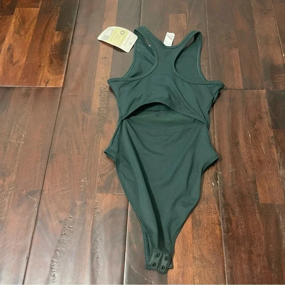 NWT Fabletics Lillian Cut Out Bodysuit Women’s XXS Dark Pine Green Racerback - Picture 6 of 8